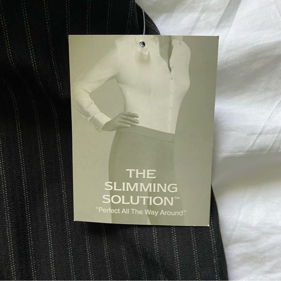 🎯 10P Sag Harbor women’s black pinstripe trousers - flattering! NWT - Picture 3 of 12